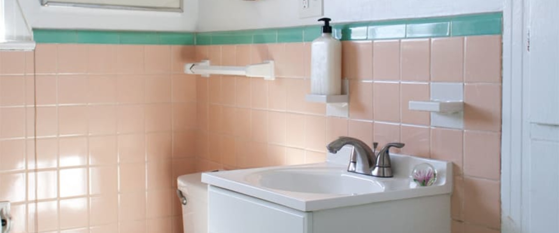 Embracing Vintage Charm in Southern California Bathroom Renovations